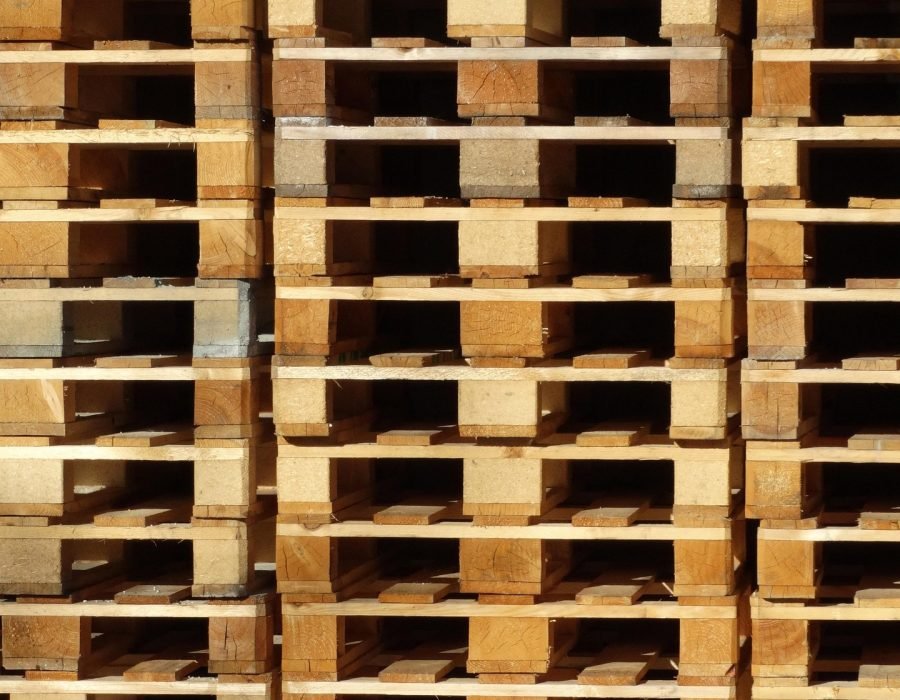 422737-wooden-pallets-493698_1920